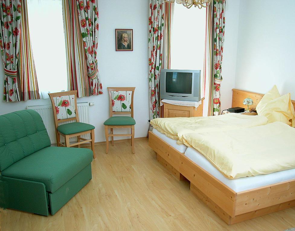 Pension Hiesel-Villa Untersbergblick Anthering Номер фото