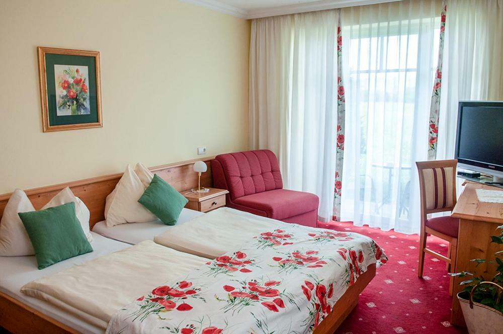 Pension Hiesel-Villa Untersbergblick Anthering Экстерьер фото