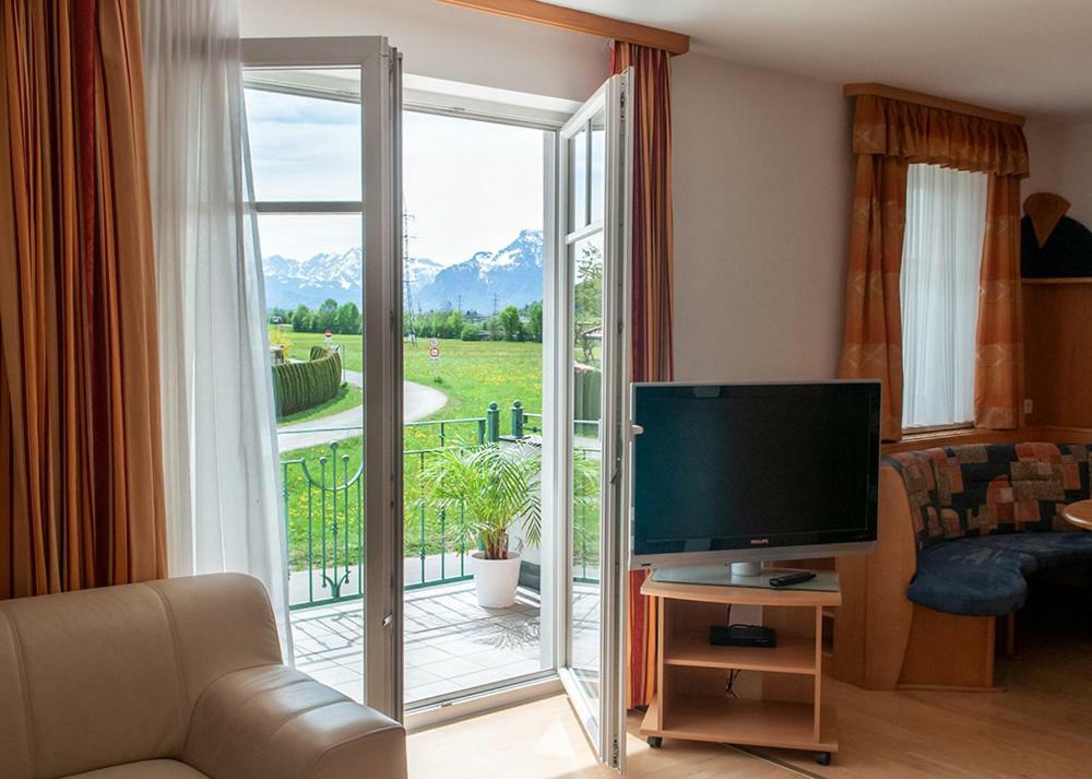 Pension Hiesel-Villa Untersbergblick Anthering Экстерьер фото
