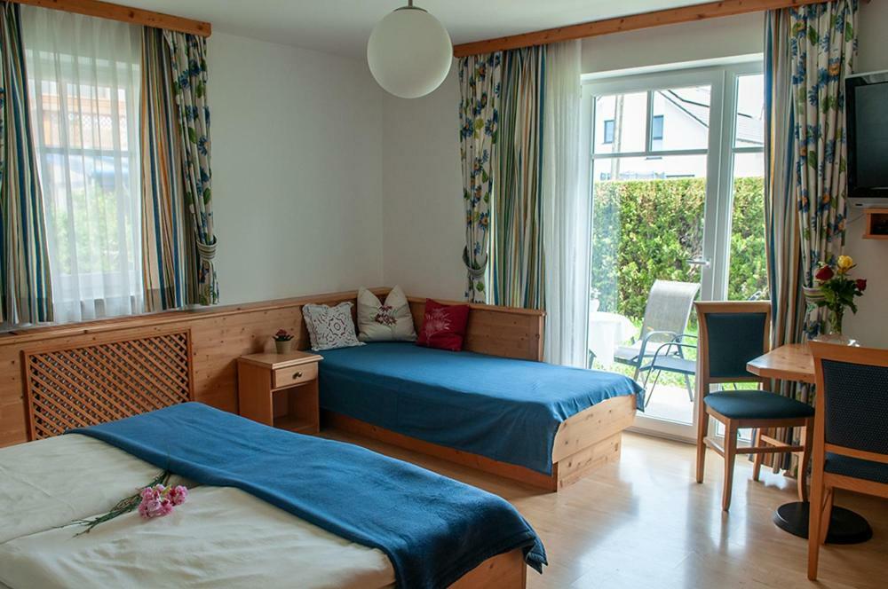 Pension Hiesel-Villa Untersbergblick Anthering Экстерьер фото