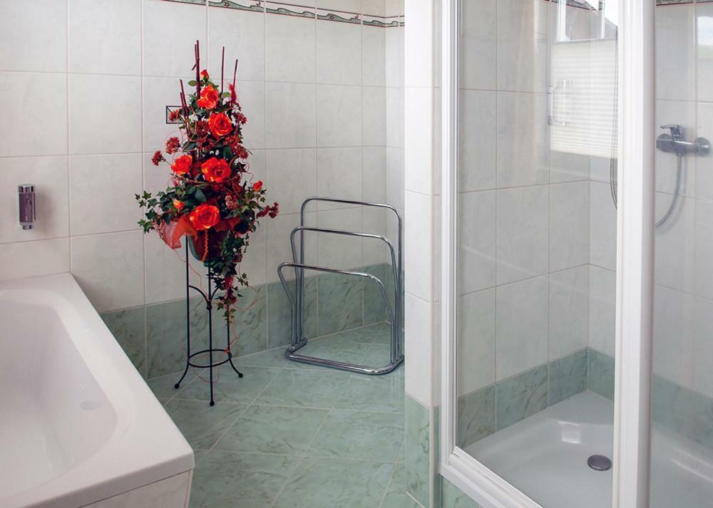 Pension Hiesel-Villa Untersbergblick Anthering Экстерьер фото
