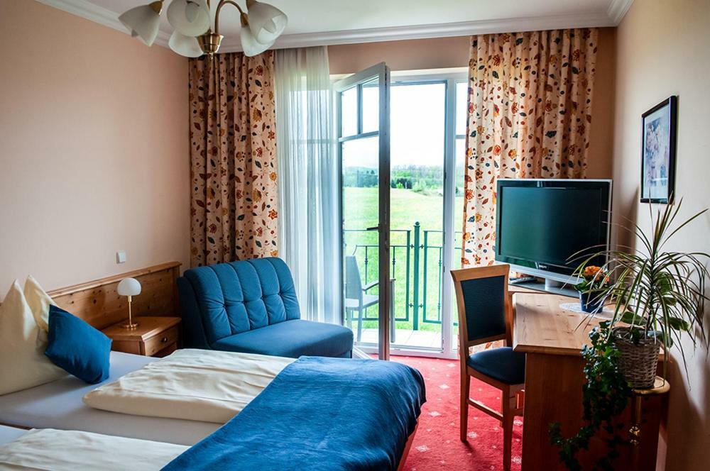 Pension Hiesel-Villa Untersbergblick Anthering Экстерьер фото