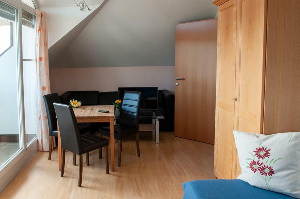 Pension Hiesel-Villa Untersbergblick Anthering Экстерьер фото