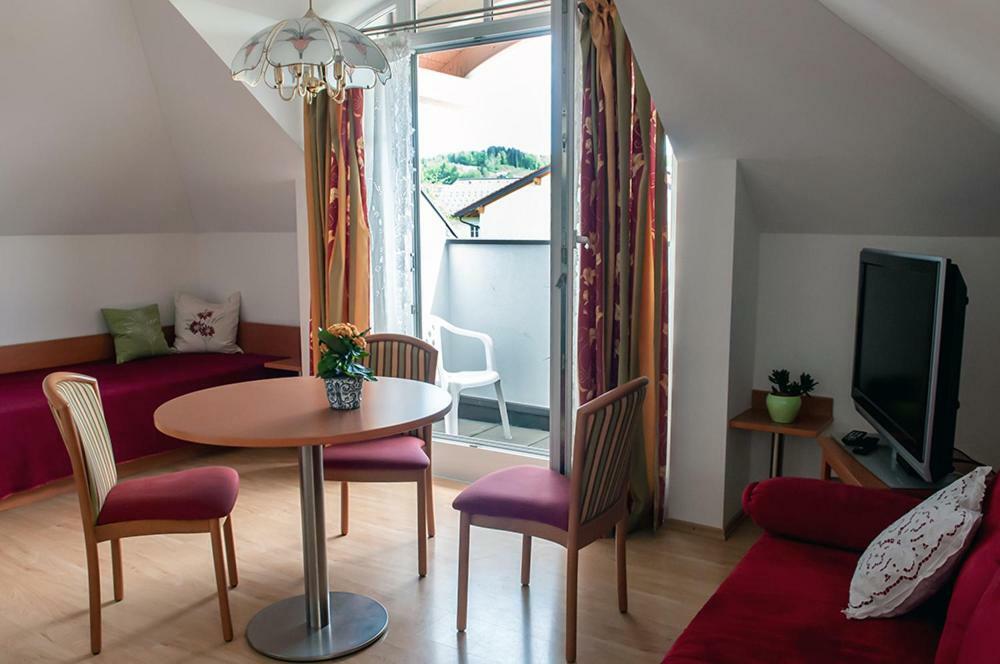Pension Hiesel-Villa Untersbergblick Anthering Экстерьер фото